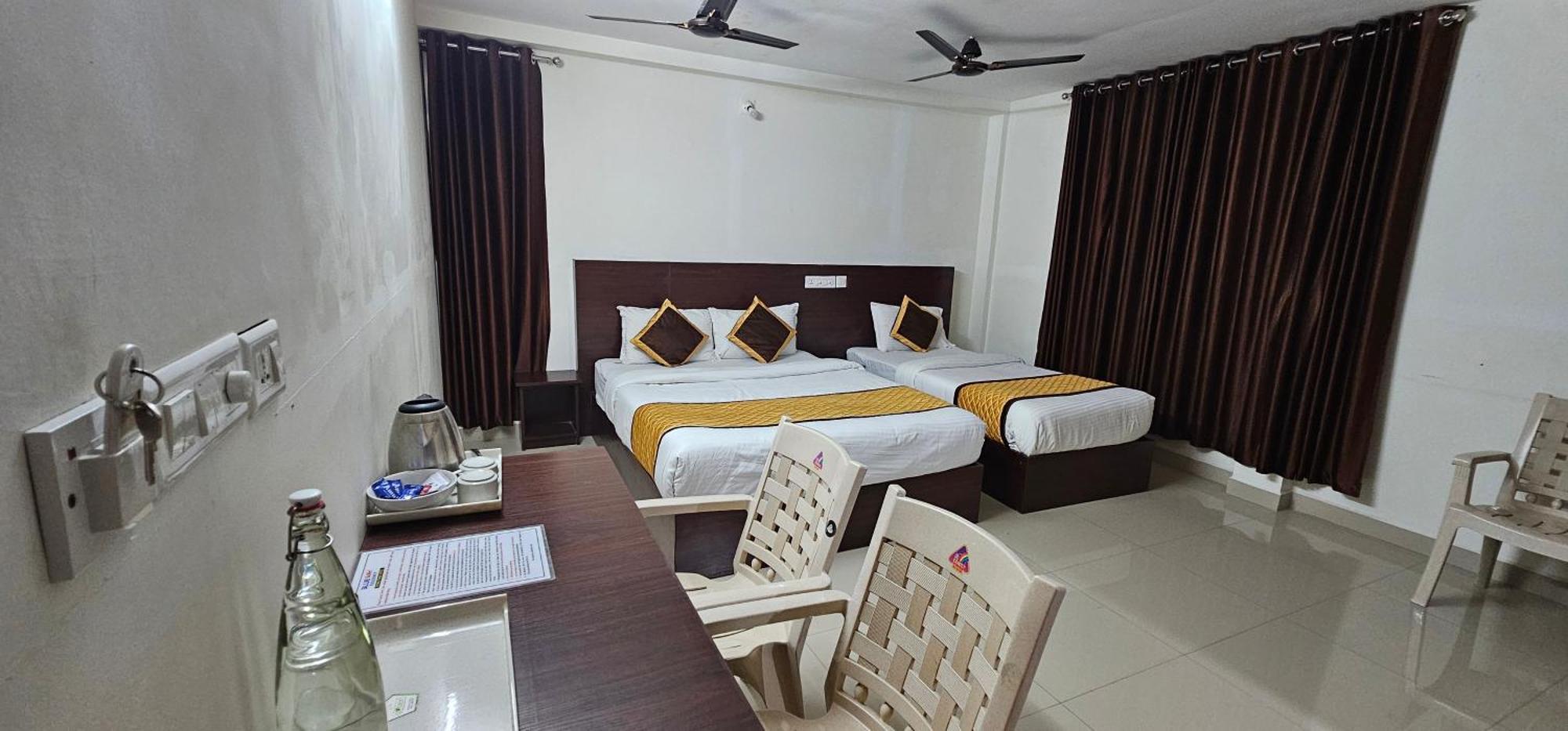 Blueway Residency Downtown Hotel Thiruvananthapuram Exterior foto